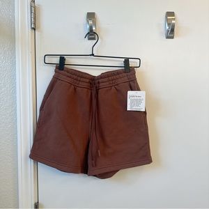 NWT Lululemon Loungeful HR Shorts Size 2